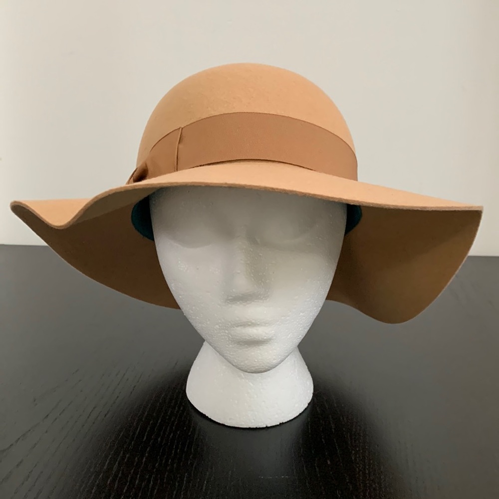 Women’s  fashion wool hat